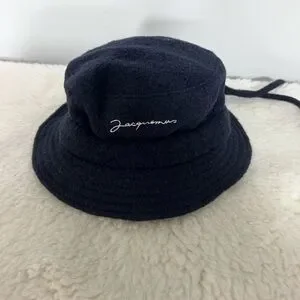 Jacquemus Two-Tone Black and White Hat Jacquemus | Accessories | Jacquemus Twotone Black And White  main image 2